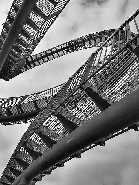 fotografía blanco y negro cuaderno con diagramas de proceso creativo